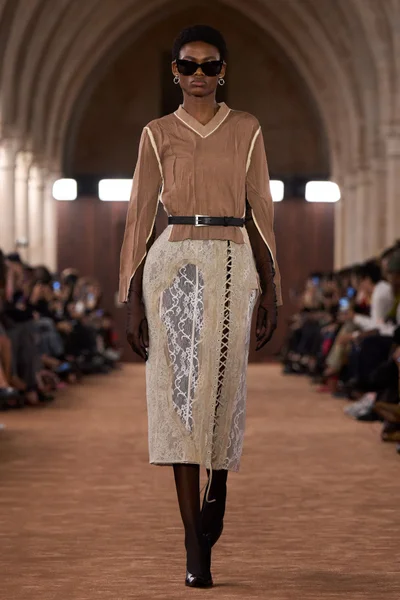Look 30